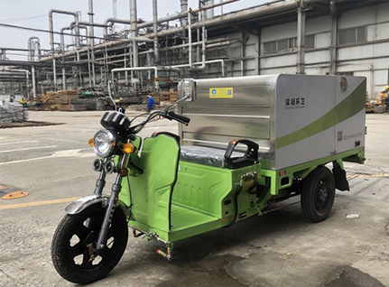 高壓沖洗車效率和實力都在線，一機(jī)頂8名清潔工
